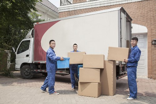 Local moving truck support for Croydon flats and houses