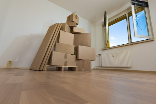 Croydon neighbourhoods and local moving areas served by a removal van